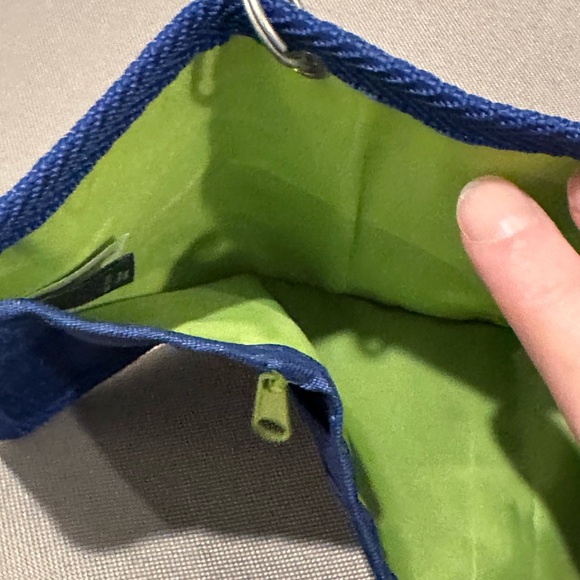 Gap trifold wallet all over graphics contrast lining skull and cross bone design - Picture 6 of 15